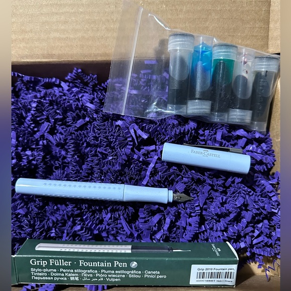 FABER-CASTELL Fountain Pen. New has never been used Comes with 5 Stipvia Inks - Picture 1 of 8
